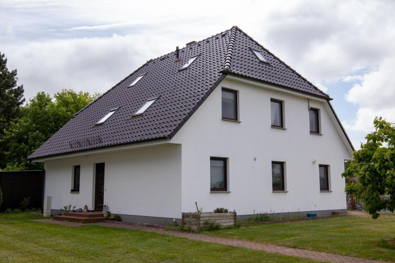 Urlaubs-Appartement Am Dorfrand ヴィーク エクステリア 写真
