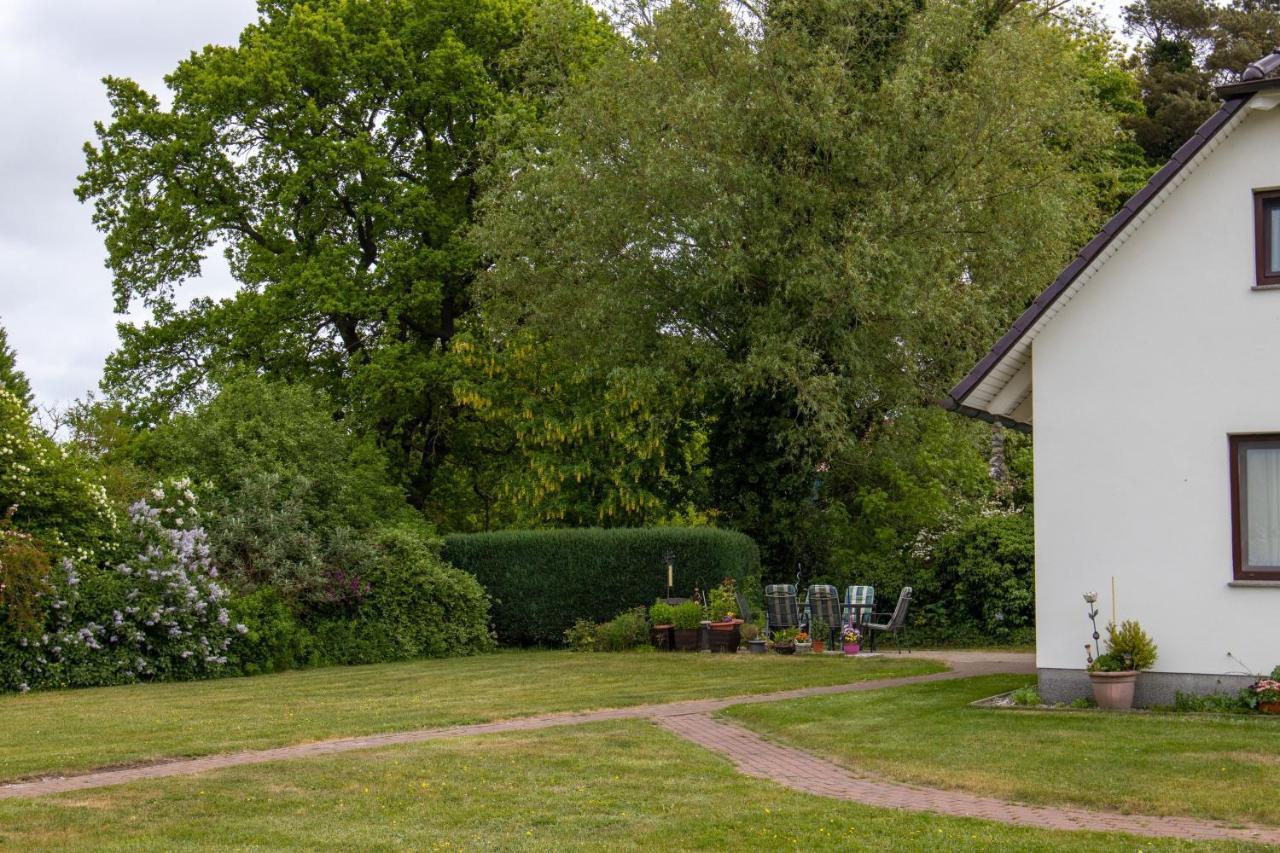Urlaubs-Appartement Am Dorfrand ヴィーク エクステリア 写真