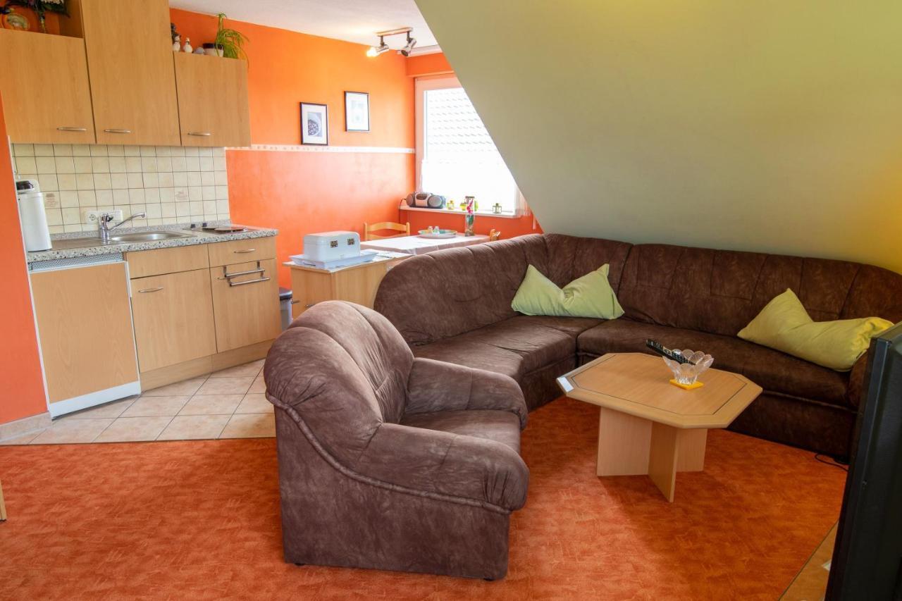 Urlaubs-Appartement Am Dorfrand ヴィーク エクステリア 写真
