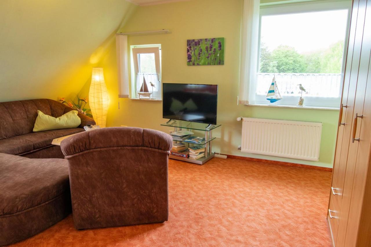 Urlaubs-Appartement Am Dorfrand ヴィーク エクステリア 写真